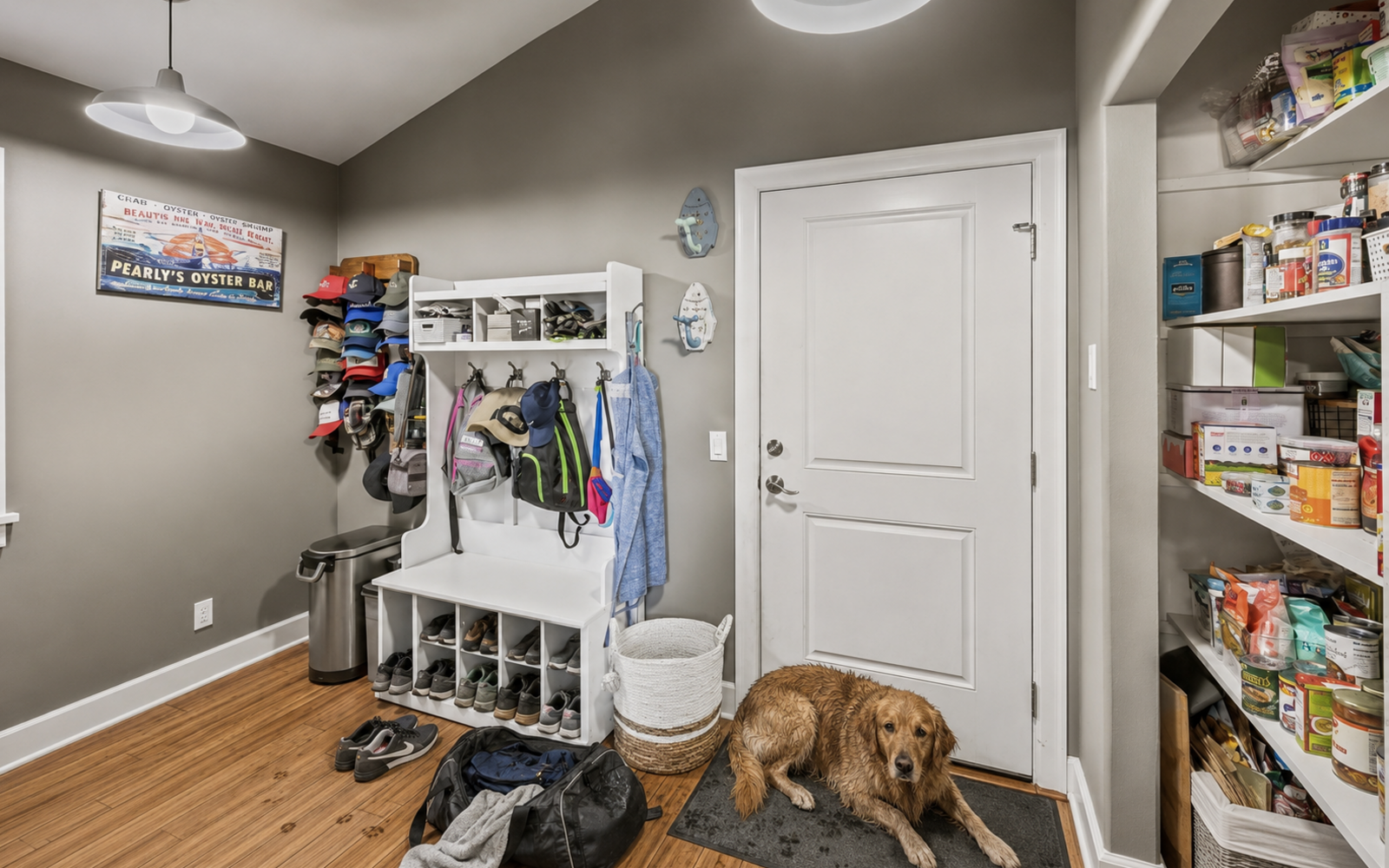 Entry / mud room